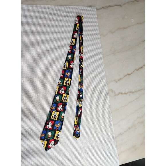 Vintage Disney Men's Tie Featuring Classic Characters, 3.5 x 60 Inches - Picture 1 of 5